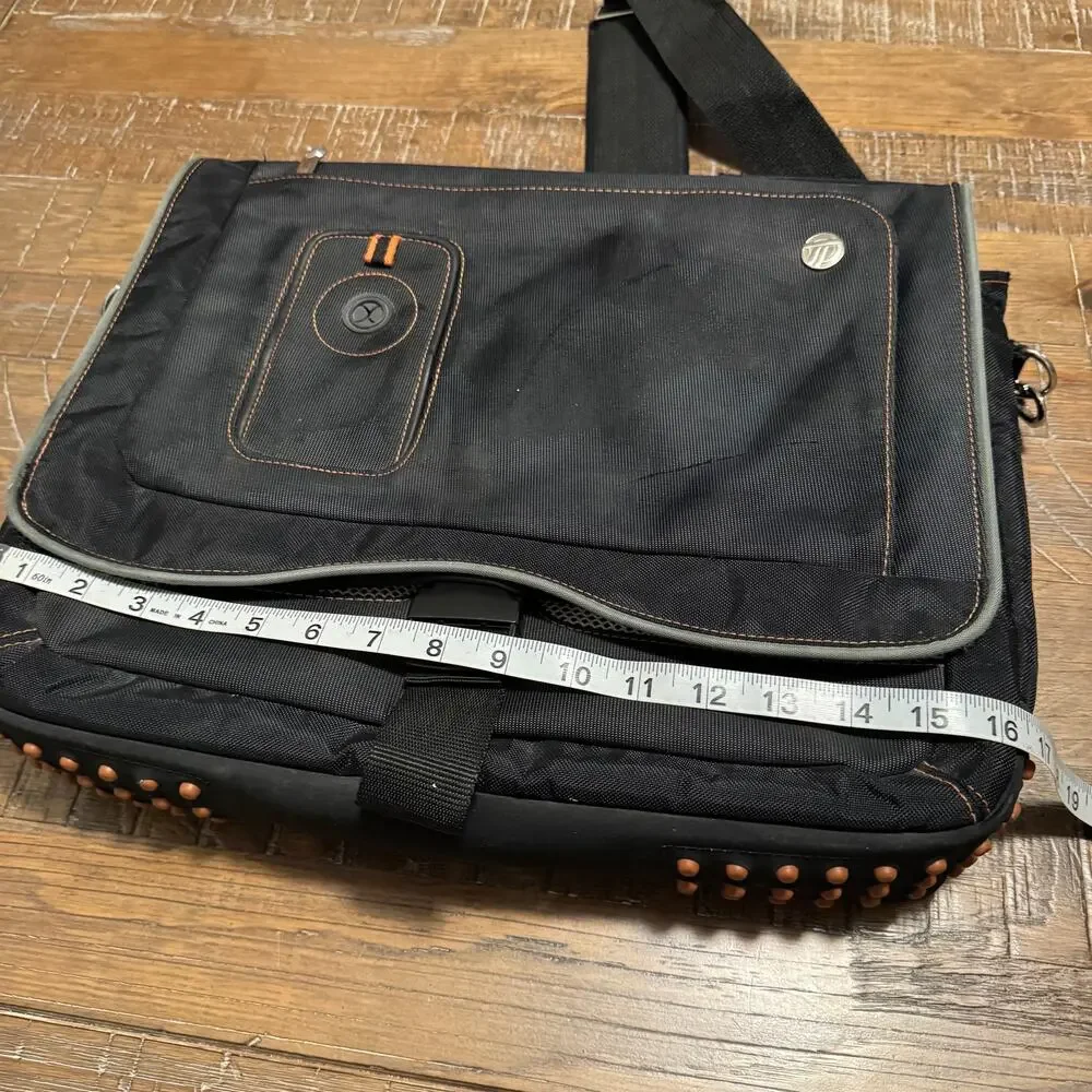 Targus Rugged Laptop Messenger Bag Computer Case Padded Air Mesh Briefcase